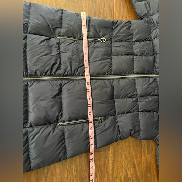 Michael Kor's Navy Puffer Jacket Size Small - Picture 8 of 10